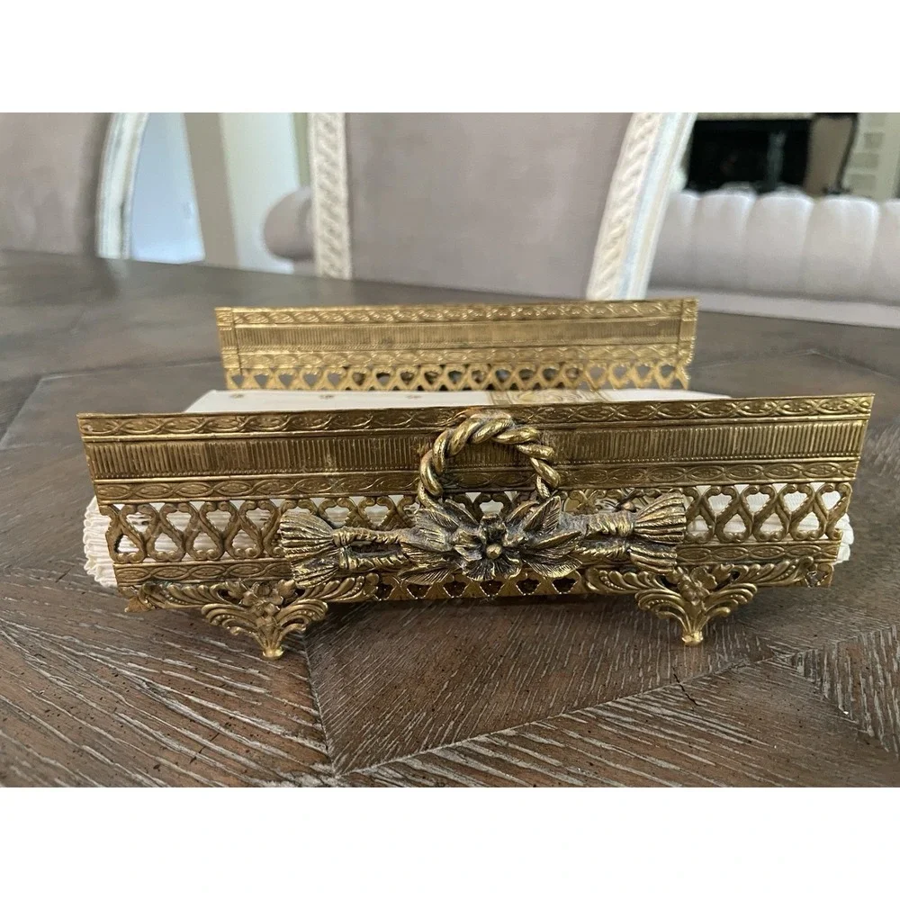 Vtg  Stylebuilt Gold Tone Metal Wreath & Rope Ormolu Napkin Guest Towel  Holder